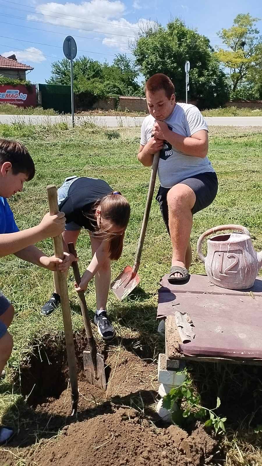 Изкопаване на дупката за пилона